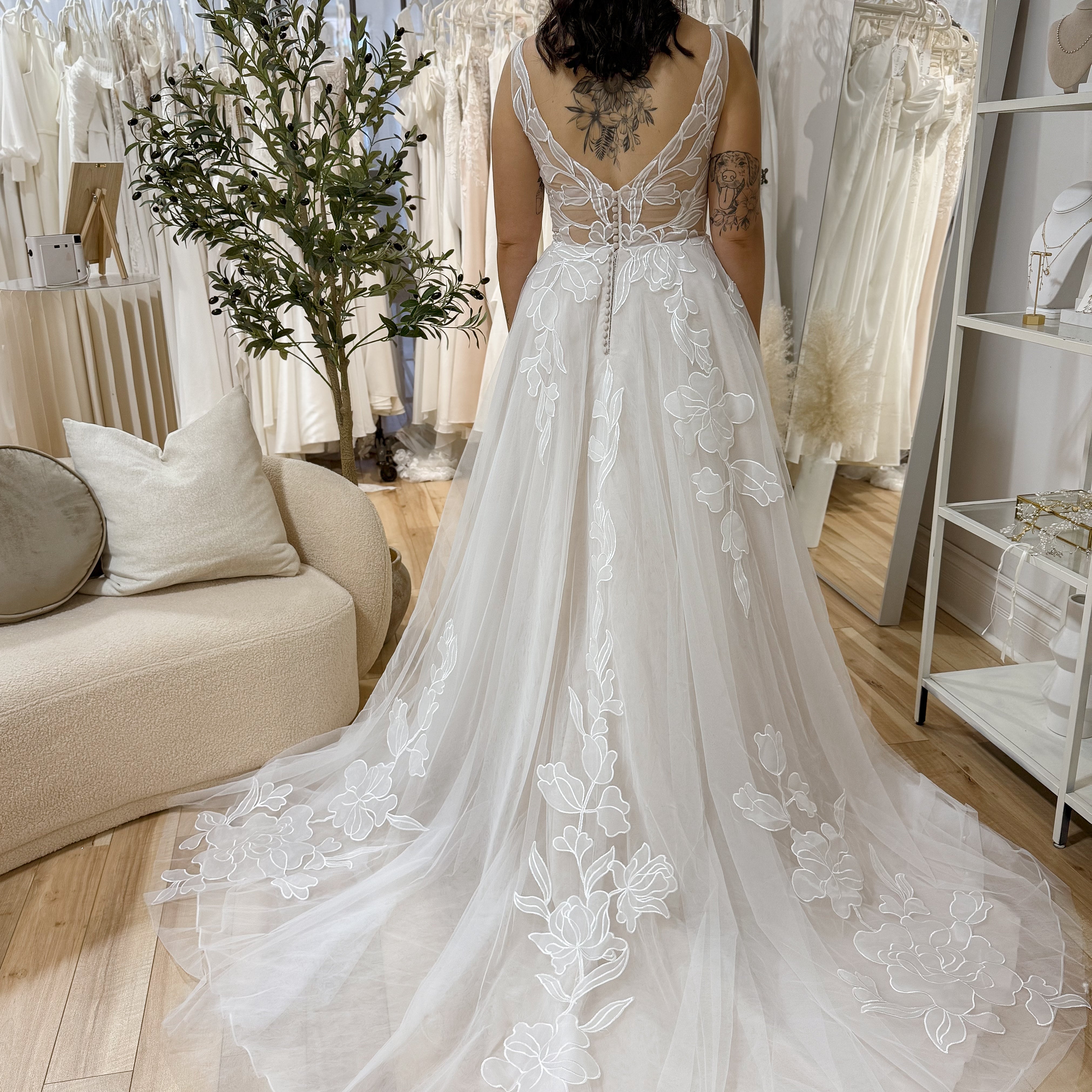 No Bridal Boutique Nearby? How Ottawa & Montreal Brides Shop Stress-Free 