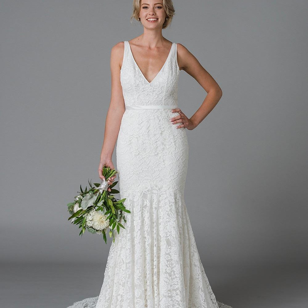 HOW TO CHOOSE THE PERFECT BRIDAL GOWN FOR YOUR WEDDING? - Love and Lee Apparel