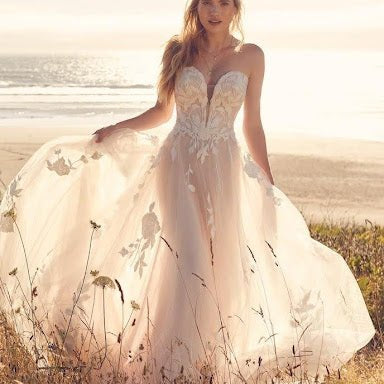 ELEGANT PLUS SIZE WEDDING DRESSES IN MONTREAL BY LOVE AND LEE - Love and Lee Apparel