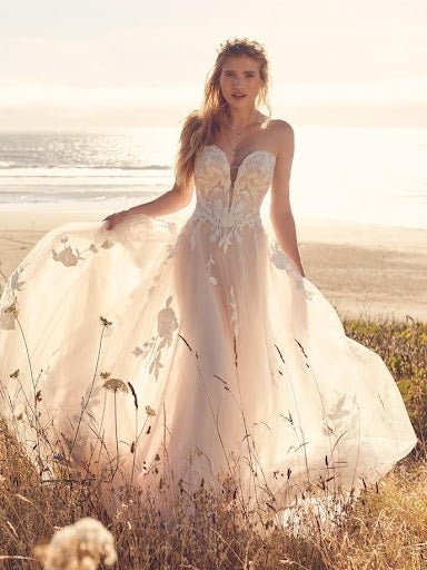 ELEGANT PLUS SIZE WEDDING DRESSES IN MONTREAL BY LOVE AND LEE - Love and Lee Apparel