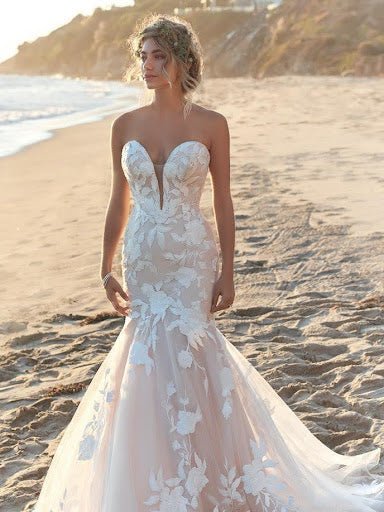 EMBRACE YOUR CURVES: LOVE AND LEE'S EMPOWERING PLUS SIZE BRIDAL DRESSES IN CANADA - Love and Lee Apparel