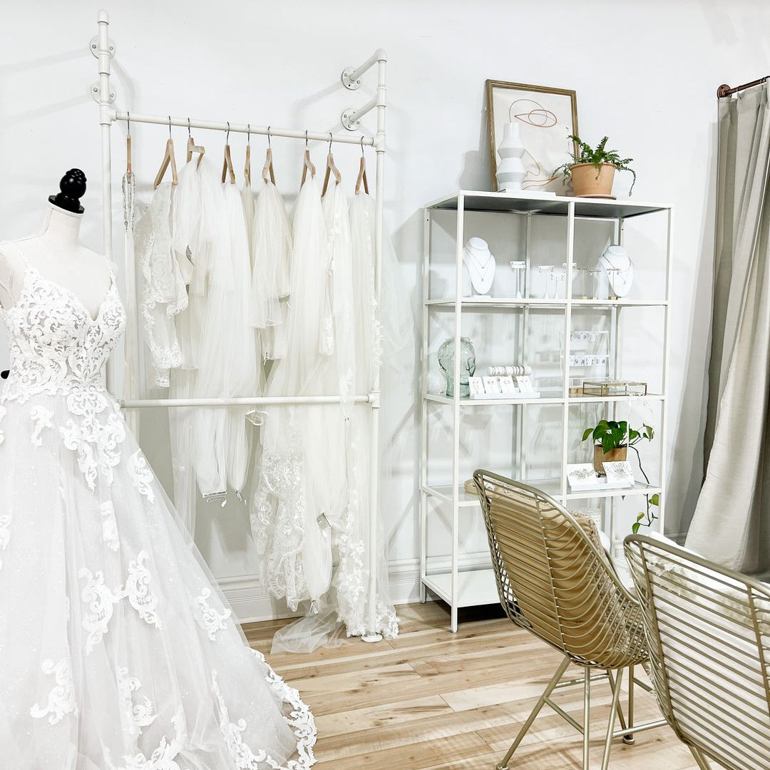 ELEGANCE KNOWS NO BORDERS: LOVE AND LEE'S BRIDAL DRESSES IN OTTAWA - Love and Lee Apparel