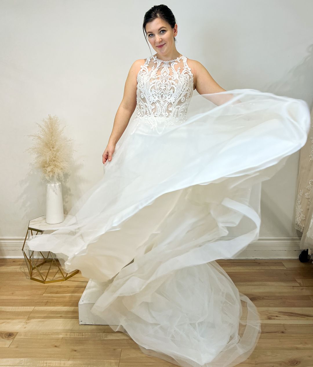 FROM MONTREAL TO OTTAWA: THE JOURNEY OF YOUR DREAM BRIDAL DRESS WITH LOVE AND LEE - Love and Lee Apparel