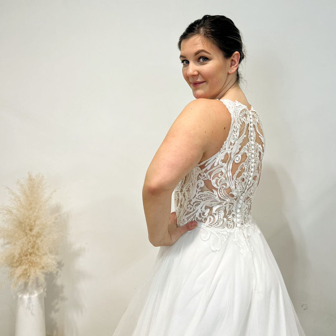SAYING 'I DO' IN STYLE: LOVE AND LEE'S BRIDAL DRESSES SWEEP OTTAWA - Love and Lee Apparel