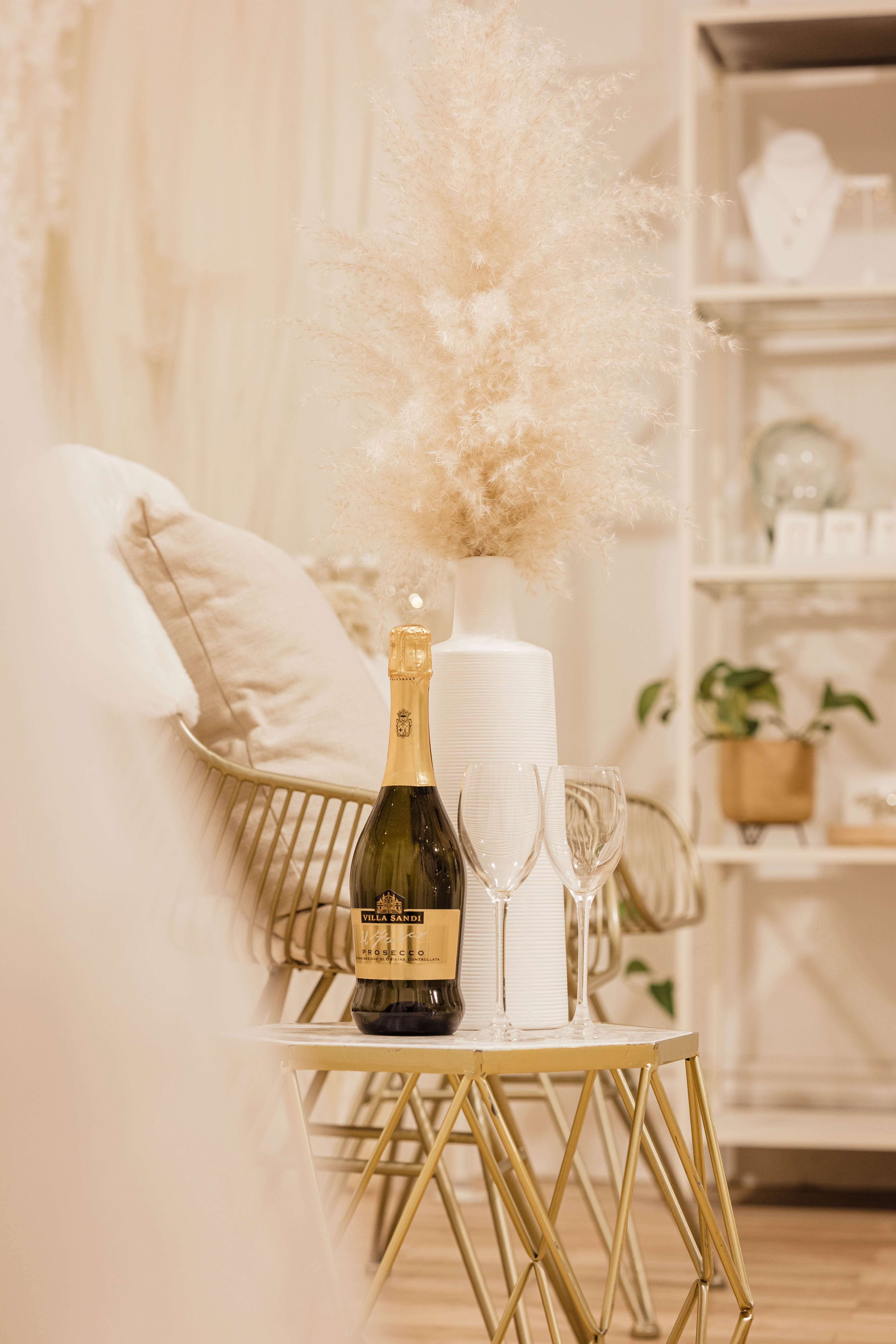 LOVE & LEE: YOUR EXPERTS FOR WEDDING DRESSES IN CORNWALL - Love and Lee Apparel