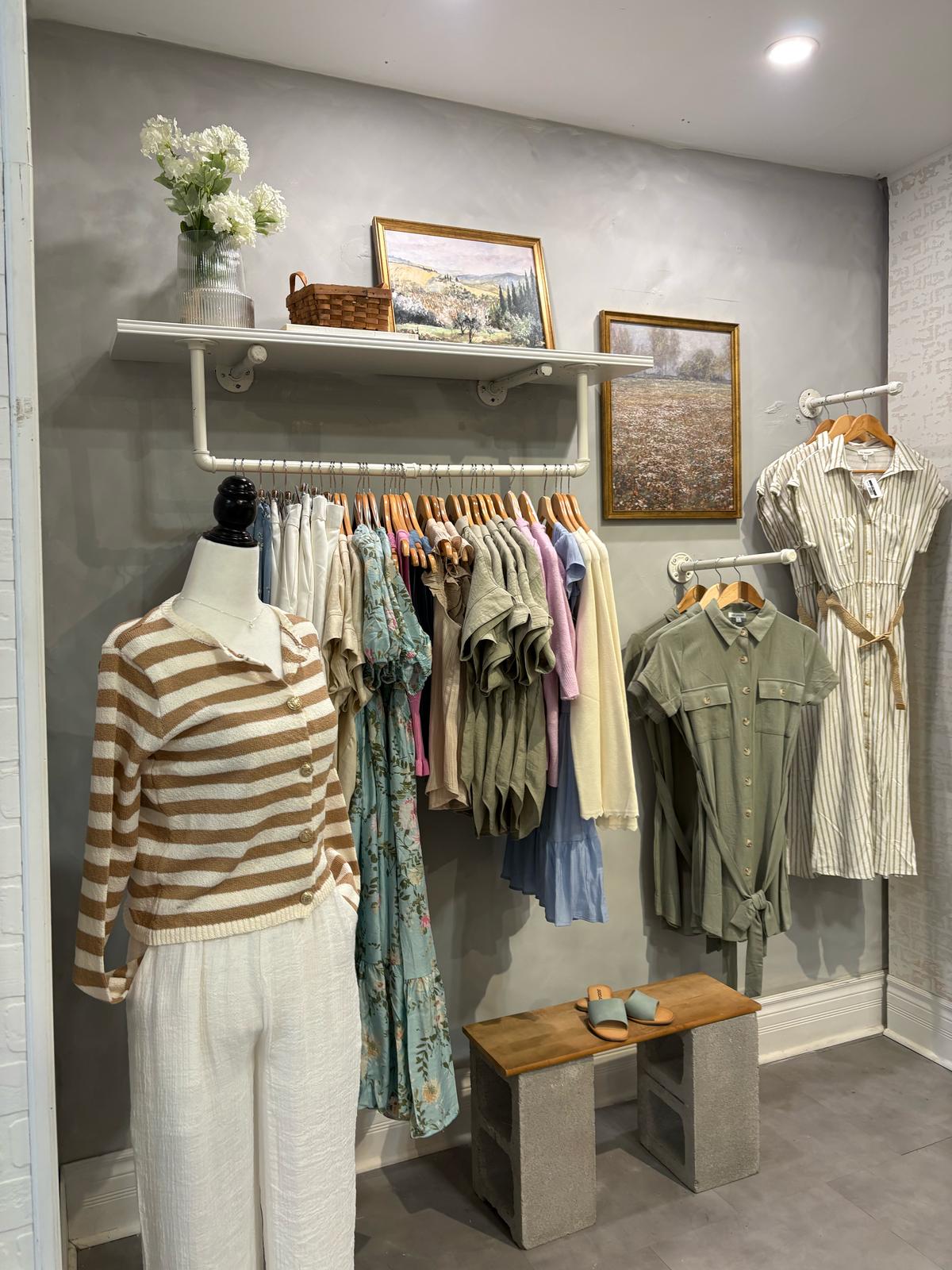 Weekend Vibes: Love & Lee’s Casual Apparel for Exploring Ottawa & Montreal