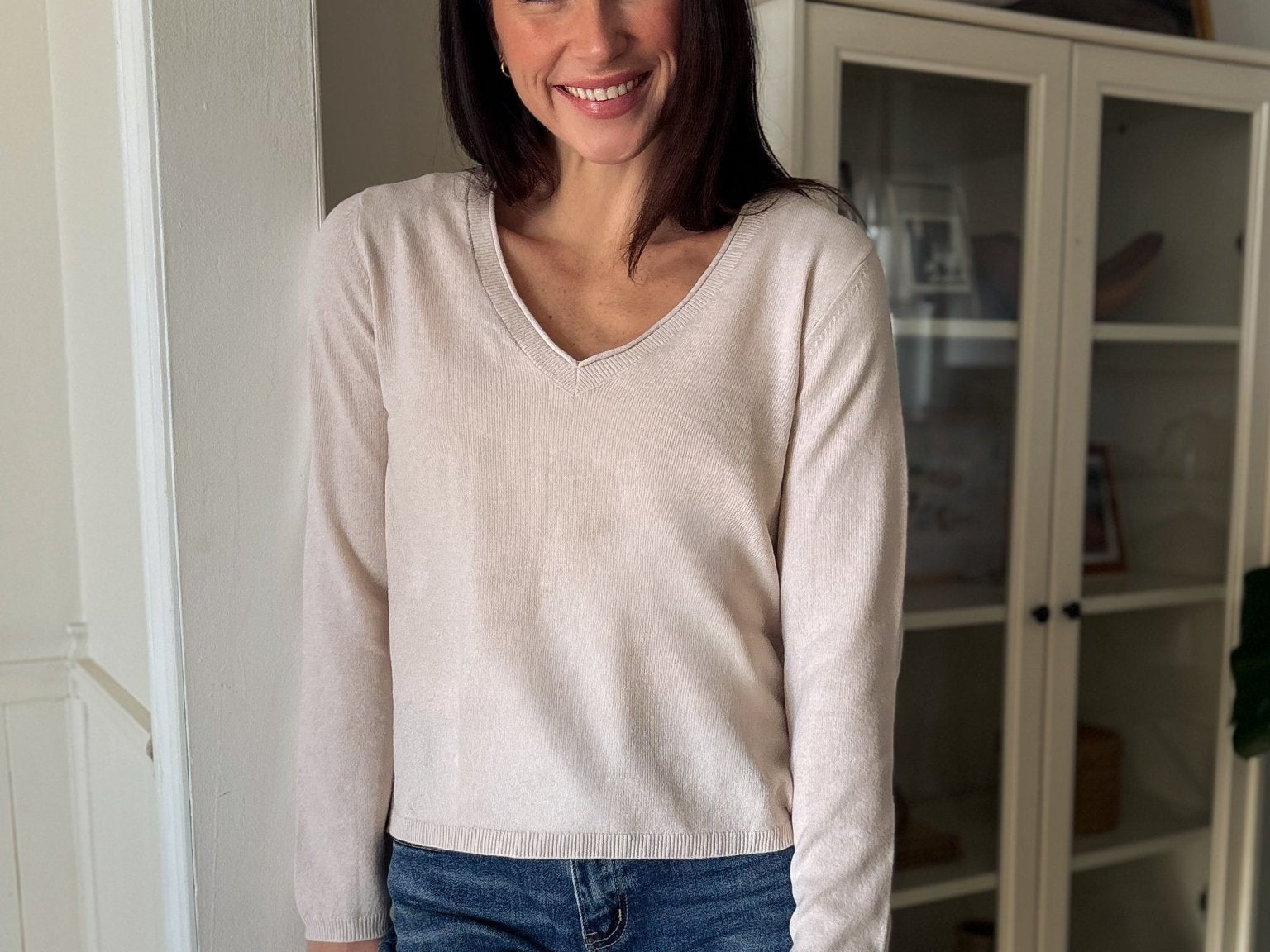 The Aurelie Long Sleeve V - Neck Knit Pullover Sweater - Love and Lee Apparel