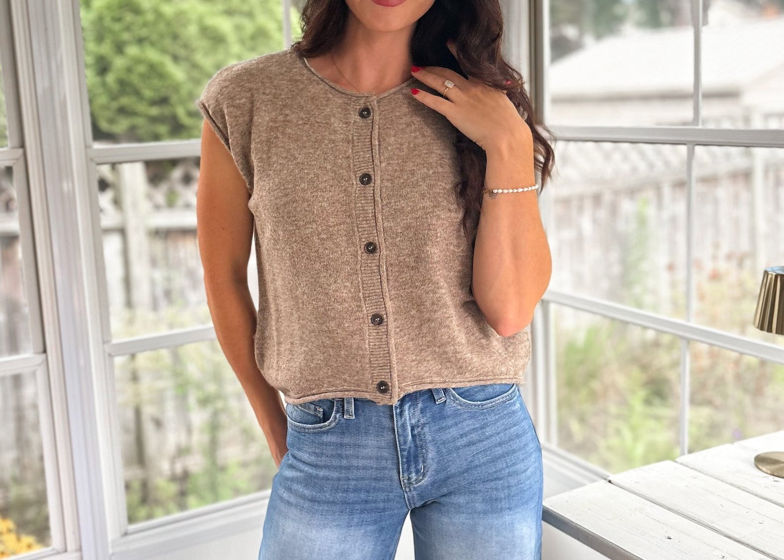 The Chesney Round Neck Short Sleeve Rolled Edge Knit Vest - Love and Lee Apparel