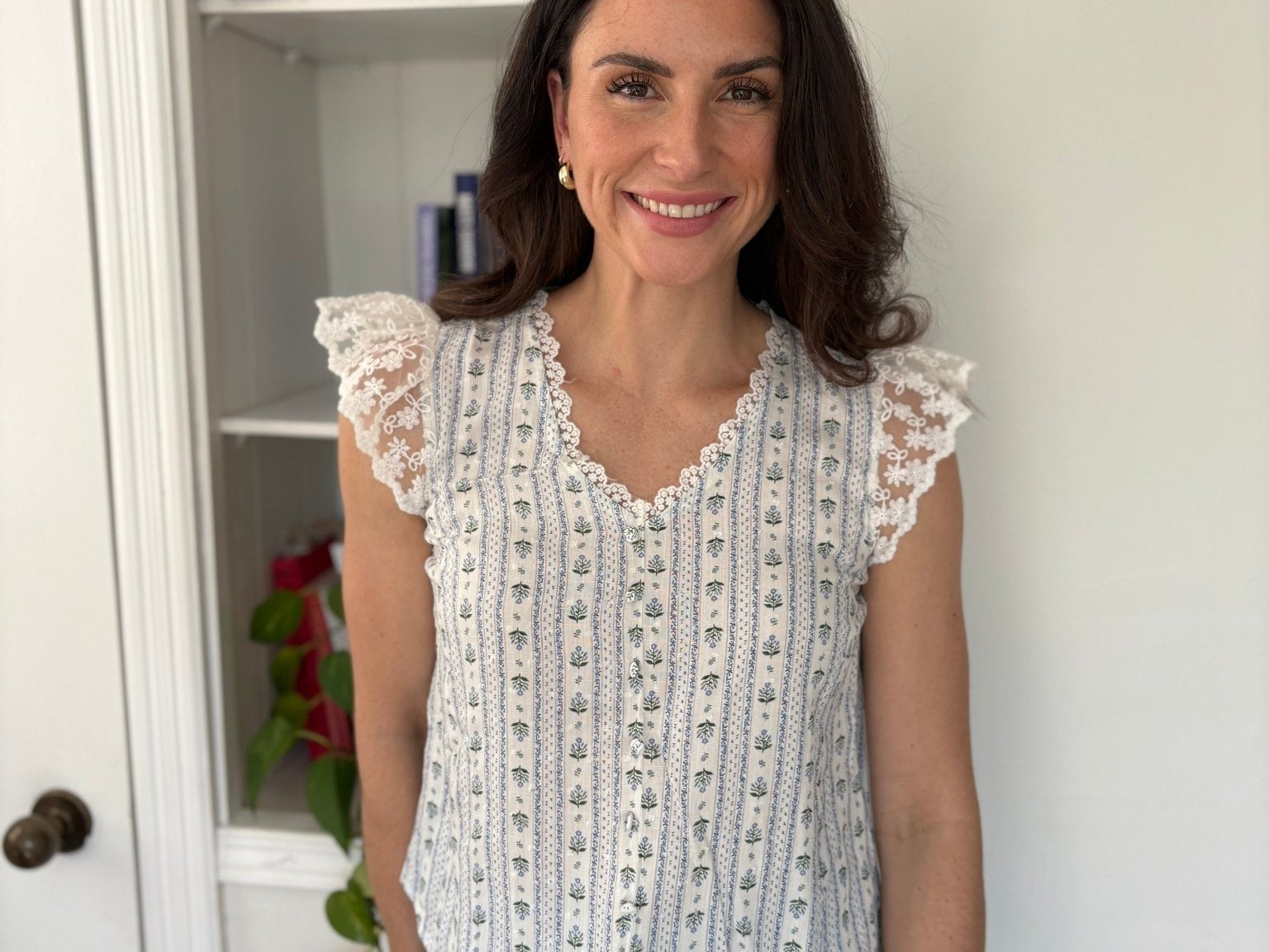 Mimi Floral Blouse with Lace - Love and Lee Apparel
