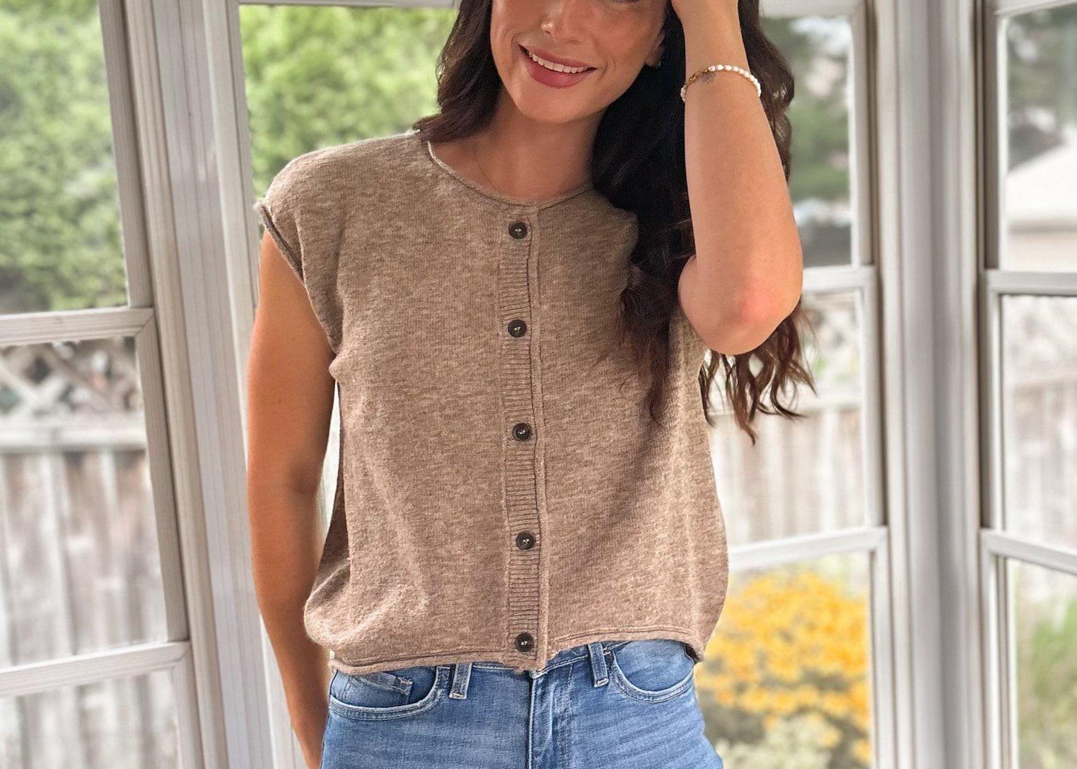 The Chesney Round Neck Short Sleeve Rolled Edge Knit Vest - Love and Lee Apparel