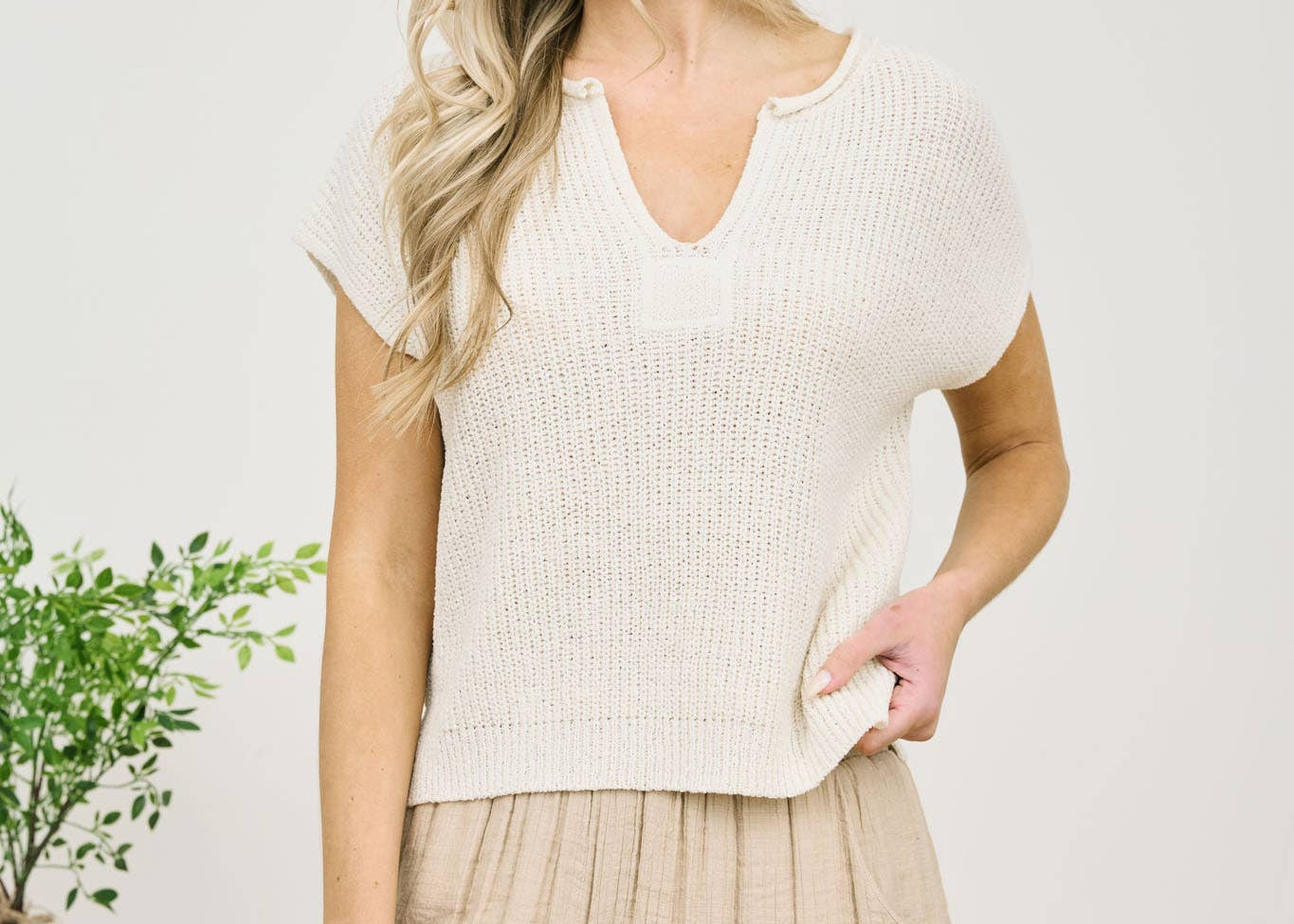 SPLIT NECK SHORT SLEEVE KNIT PULLOVER