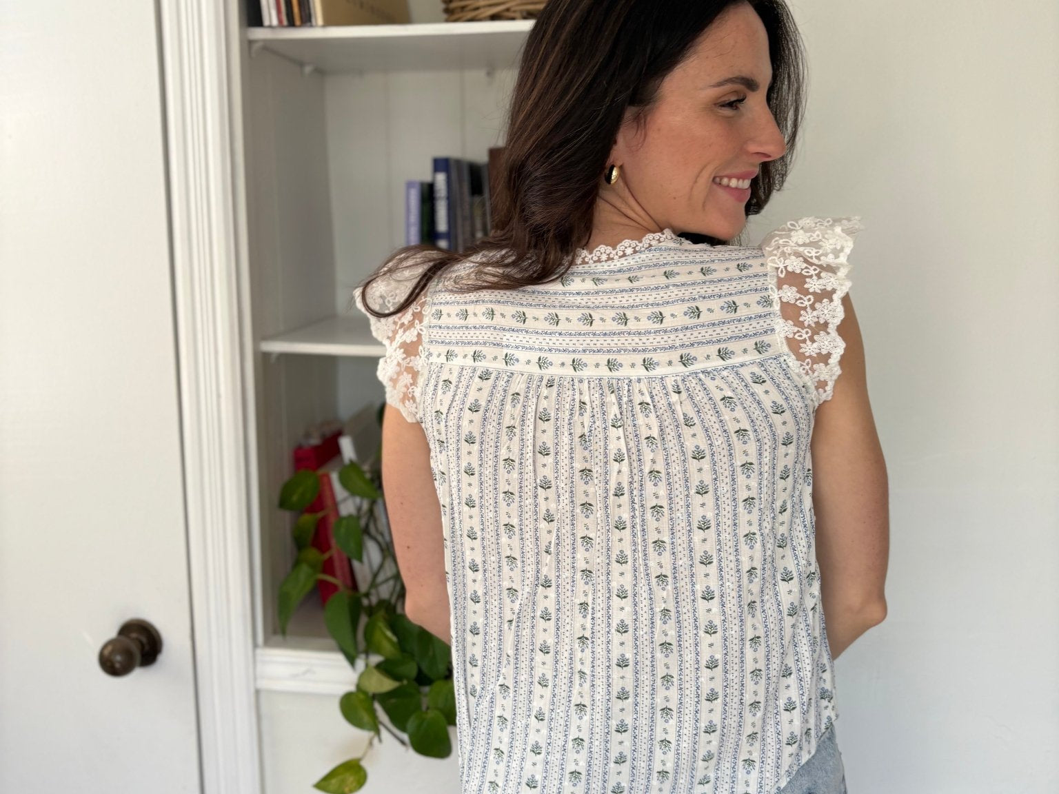 Mimi Floral Blouse with Lace - Love and Lee Apparel