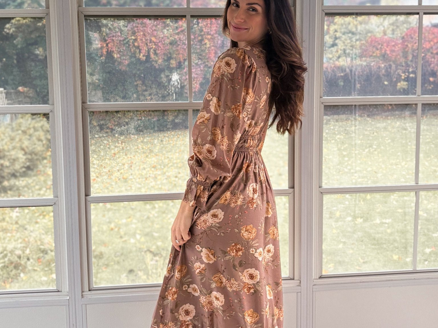 The 'Cinnamon Social' Floral V-Neck Long Sleeve Midi Dress in Mocha - Love and Lee Apparel