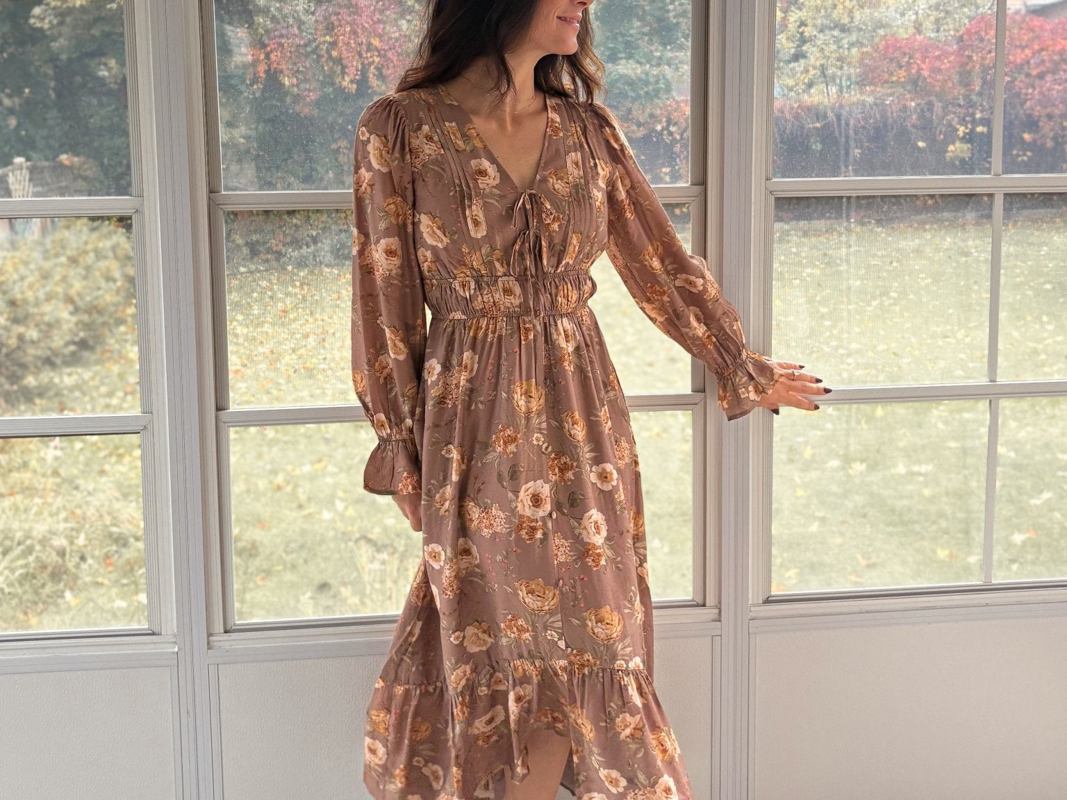 The 'Cinnamon Social' Floral V-Neck Long Sleeve Midi Dress in Mocha - Love and Lee Apparel
