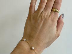 Pearl Bracelet with Dainty Gold Chain in 18K Gold Plated Steel - Love and Lee Apparel