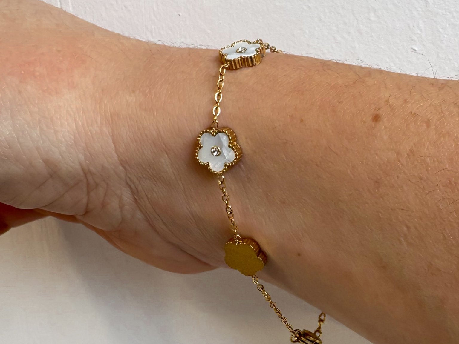 Clover & Opal Bracelet in 18K Gold Plated - Love and Lee Apparel
