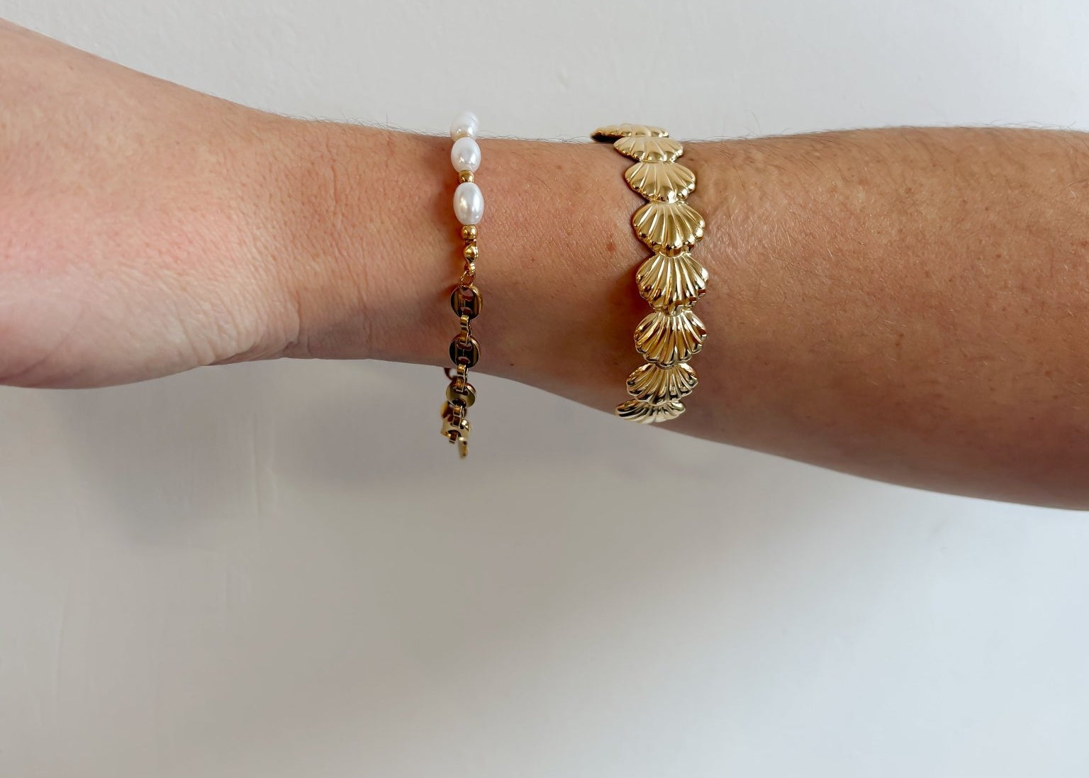 Mixed Chain Double Link and Pearl Bracelet 18K Gold Plated Steel - Love and Lee Apparel