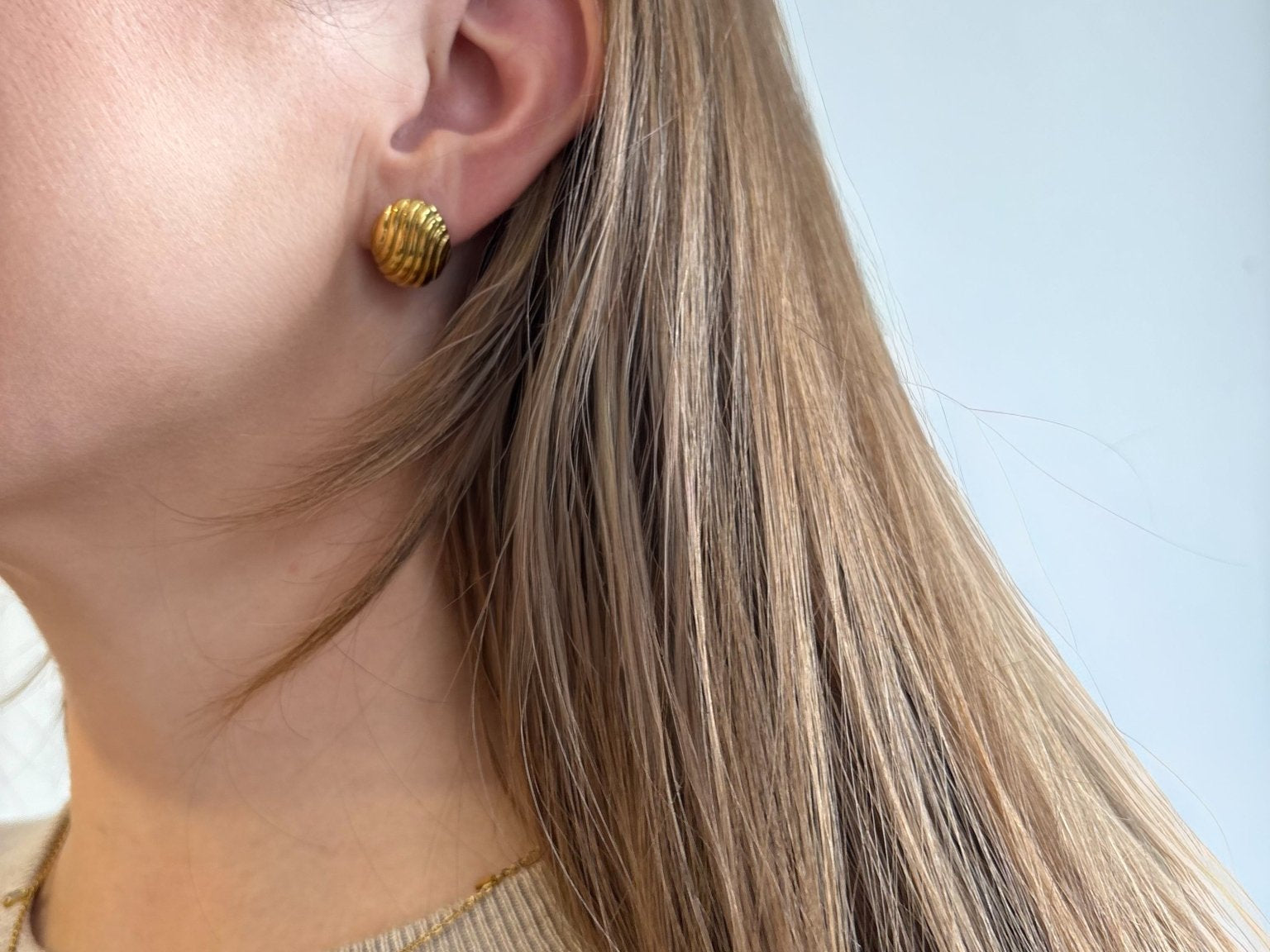 Wave Oval Stud Earrings 18K Gold Plated - Love and Lee Apparel
