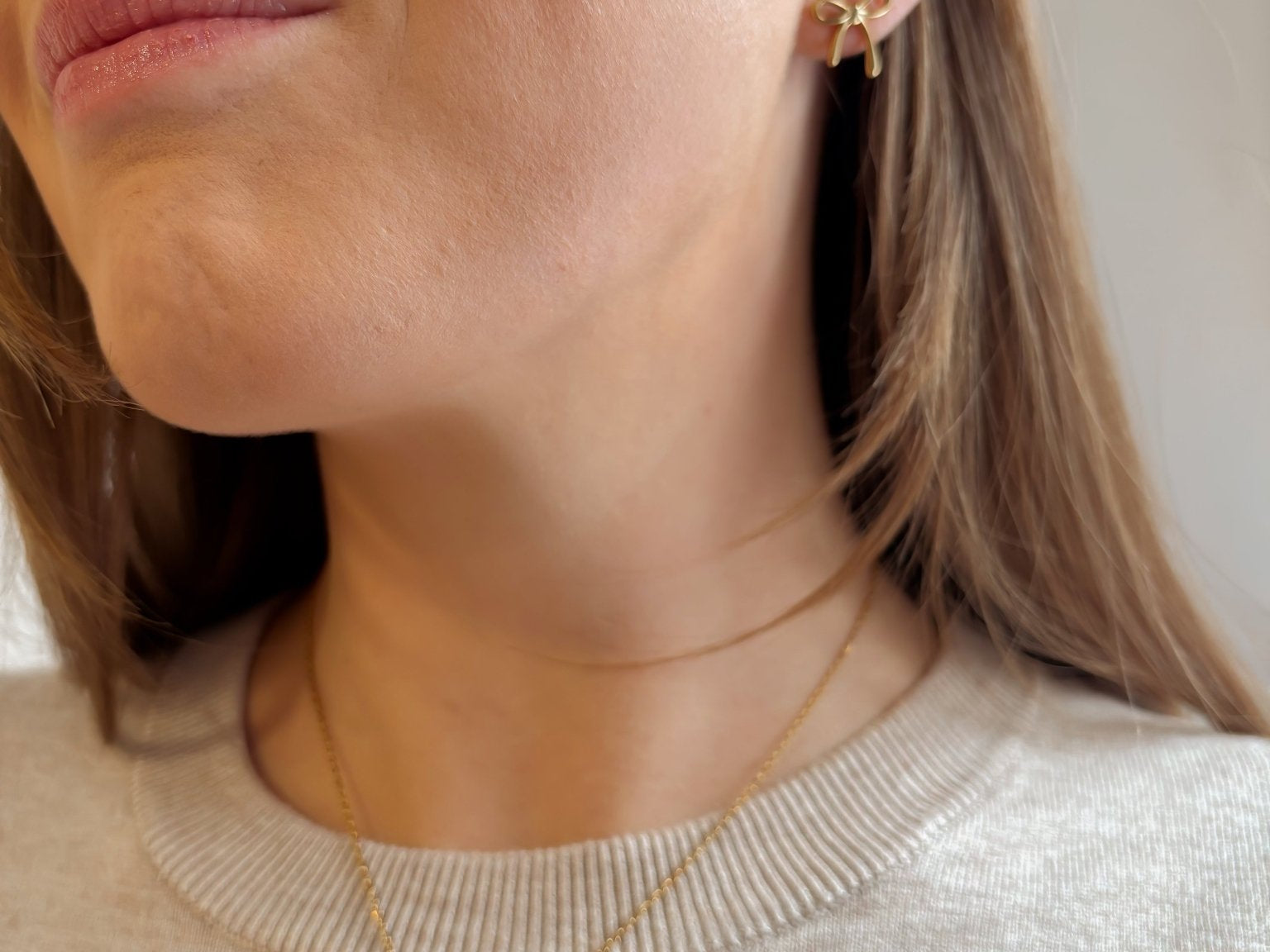 Geometric Oval Shaped Pendant Necklace with Rose Quartz 18K Gold Plated - Love and Lee Apparel