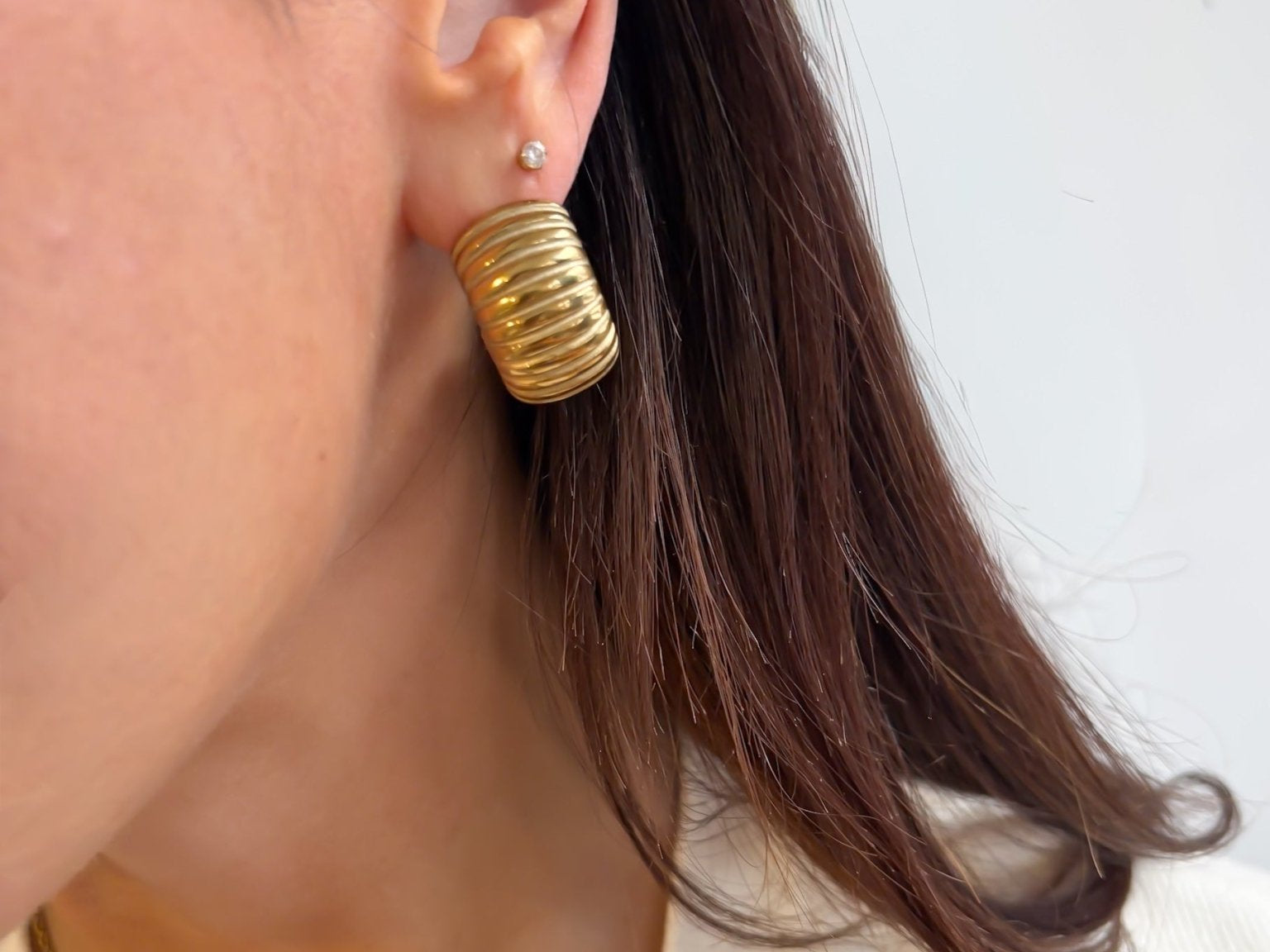Ribbed Hoop Earrings 18K Gold Plated - Love and Lee Apparel