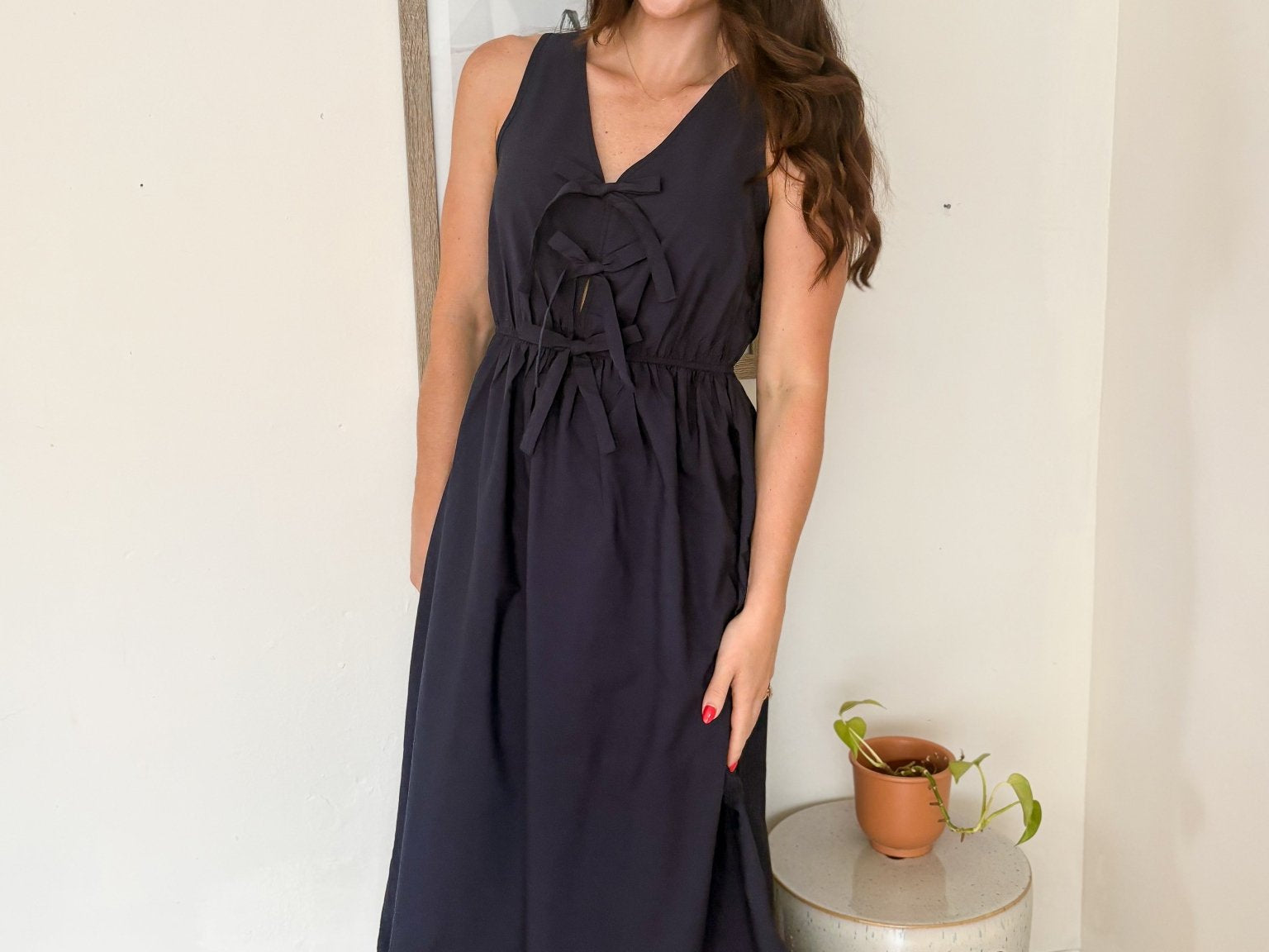 A European Summer Bow Tie Sleeveless Eyelet Hem Midi Dress in Navy - Love and Lee Apparel