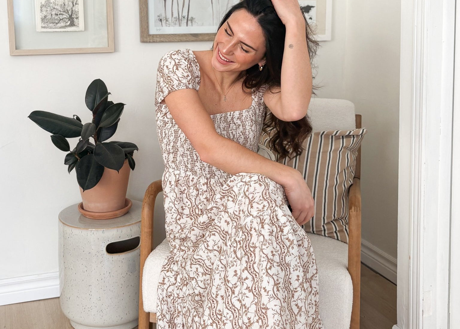 The Winona Wavy Floral Pattern Smocked Puff Sleeve Midi Dress - Love and Lee Apparel